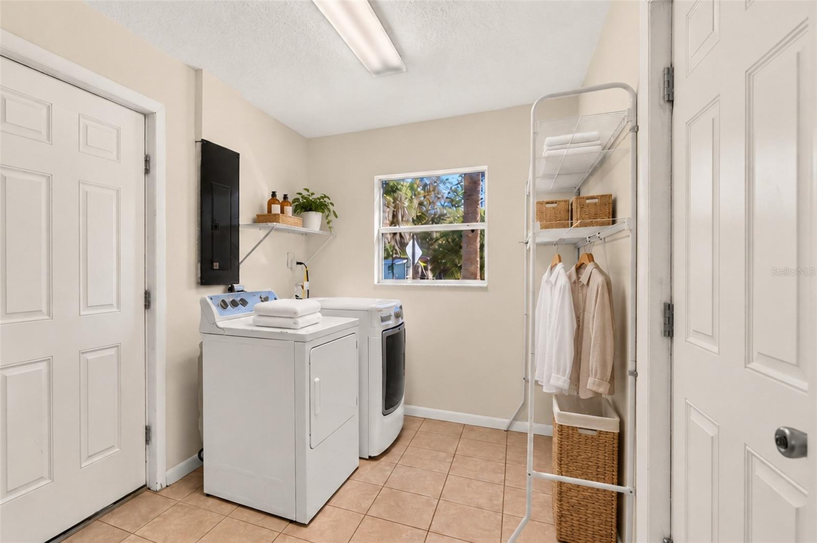 Laundry Room - 22532 SE 59TH PL, HAWTHORNE