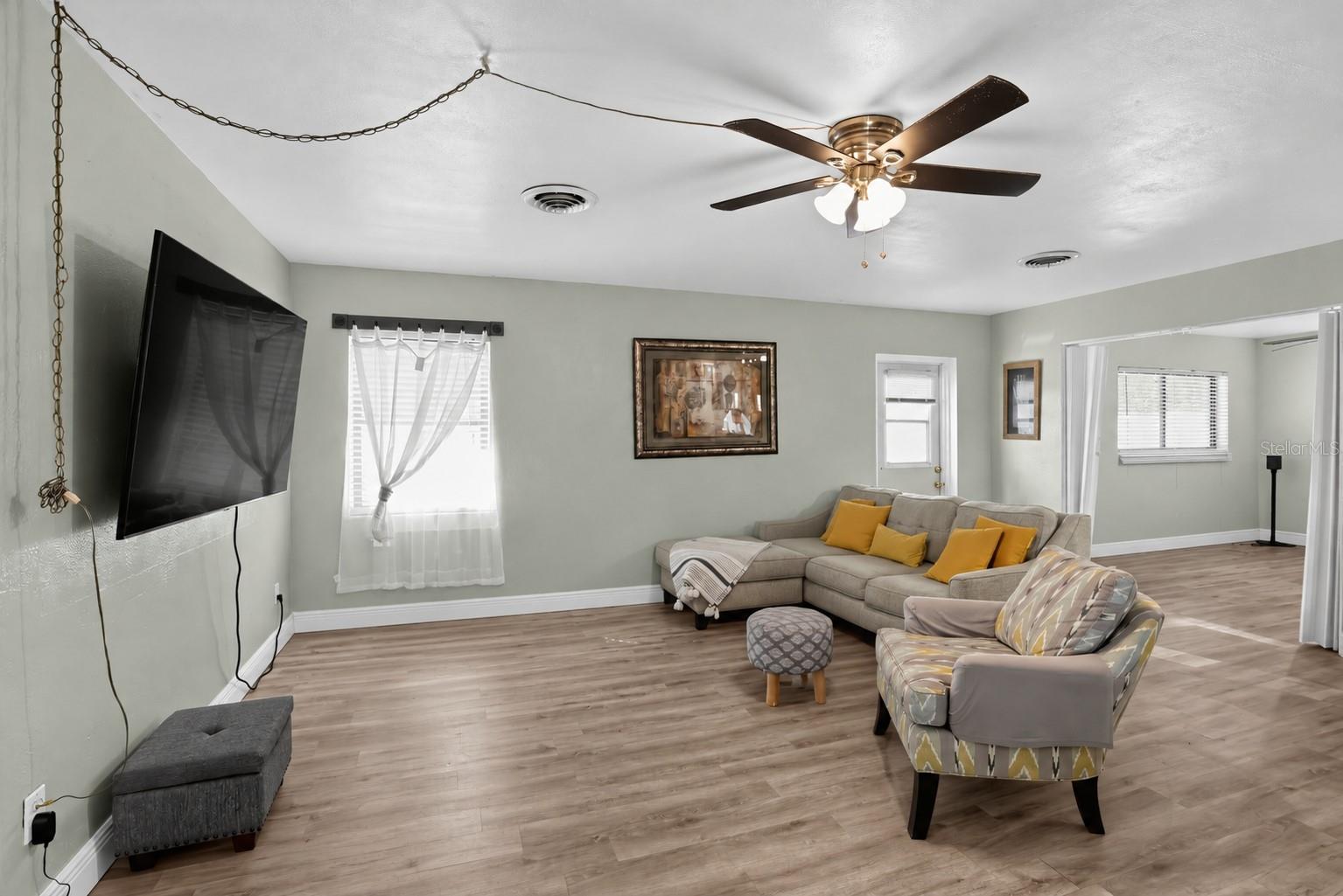 Single Family Residence at 603 CARNATION DR, WINTER PARK, photo 3 of 12