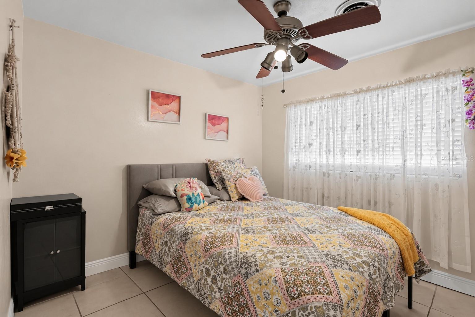 Single Family Residence at 603 CARNATION DR, WINTER PARK, photo 4 of 12