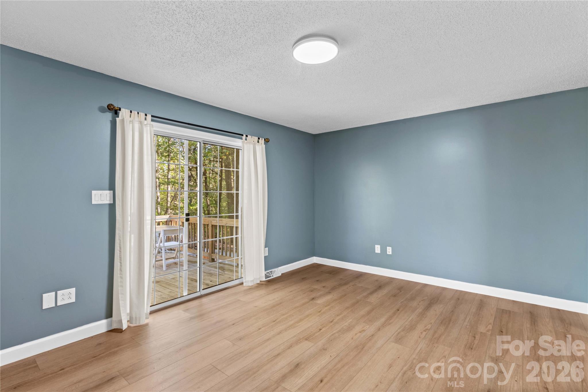 Single Family Residence at 3821 View Lane, Yadkinville, photo 9 of 39