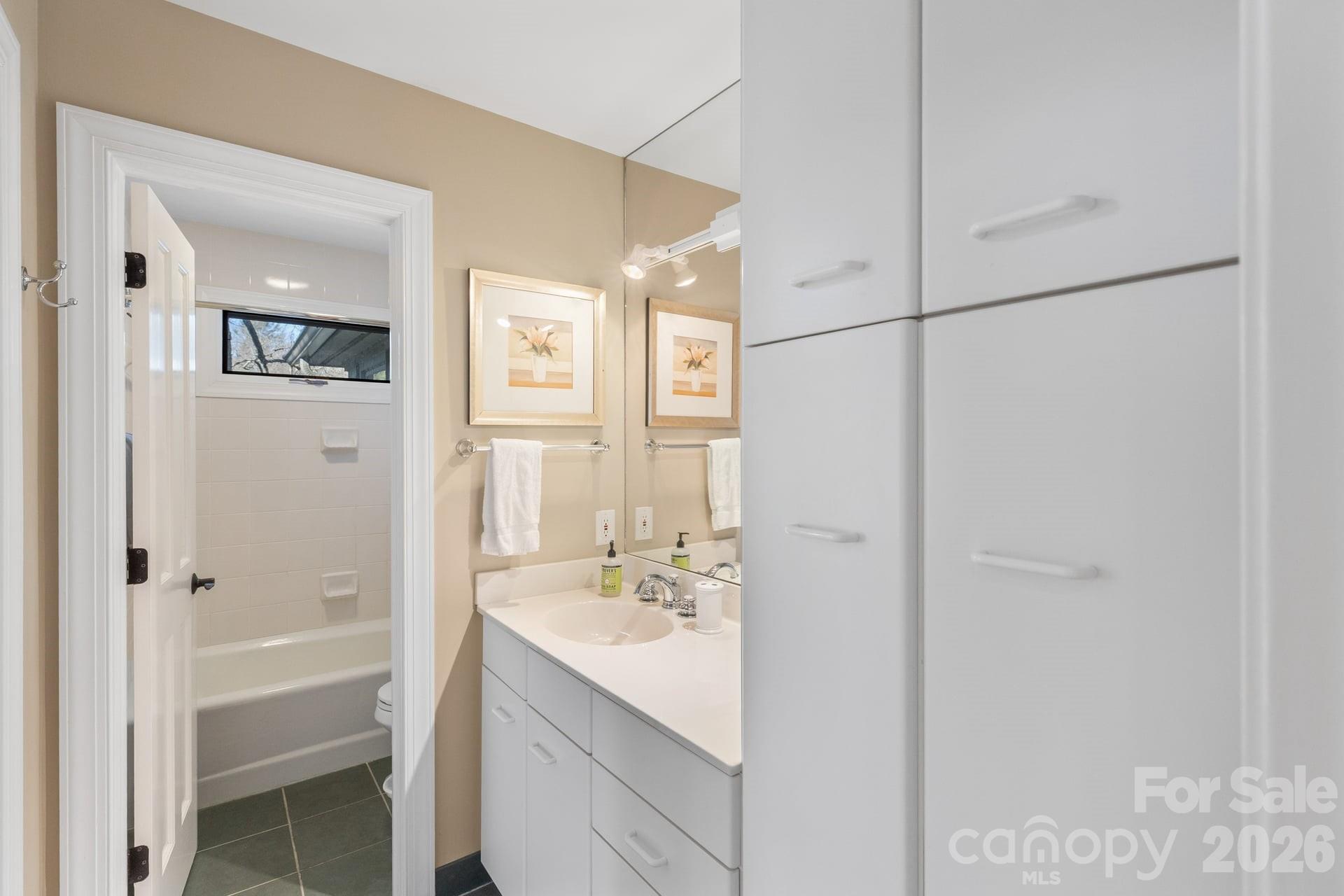 Single Family Residence at 100 The Pinnacle Drive, Sapphire, photo 37 of 50
