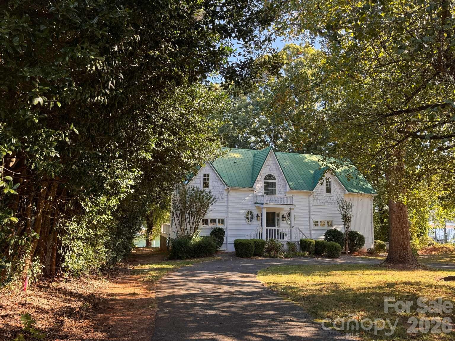 Single Family Residence at 537 Stutts Road, Mooresville, photo 2 of 50