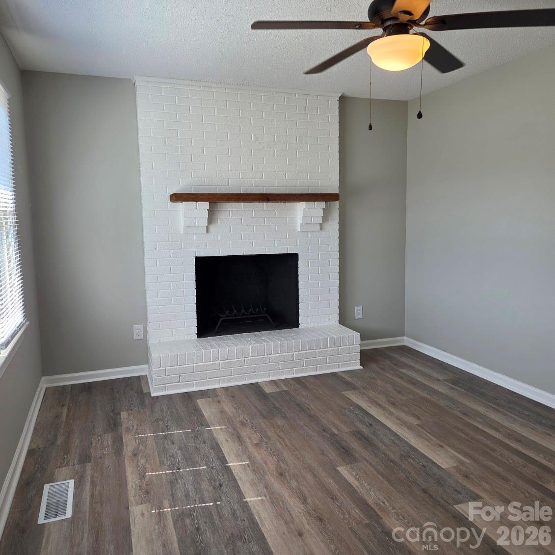 Single Family Residence at 610 Margrace Road, Kings Mountain, photo 2 of 34