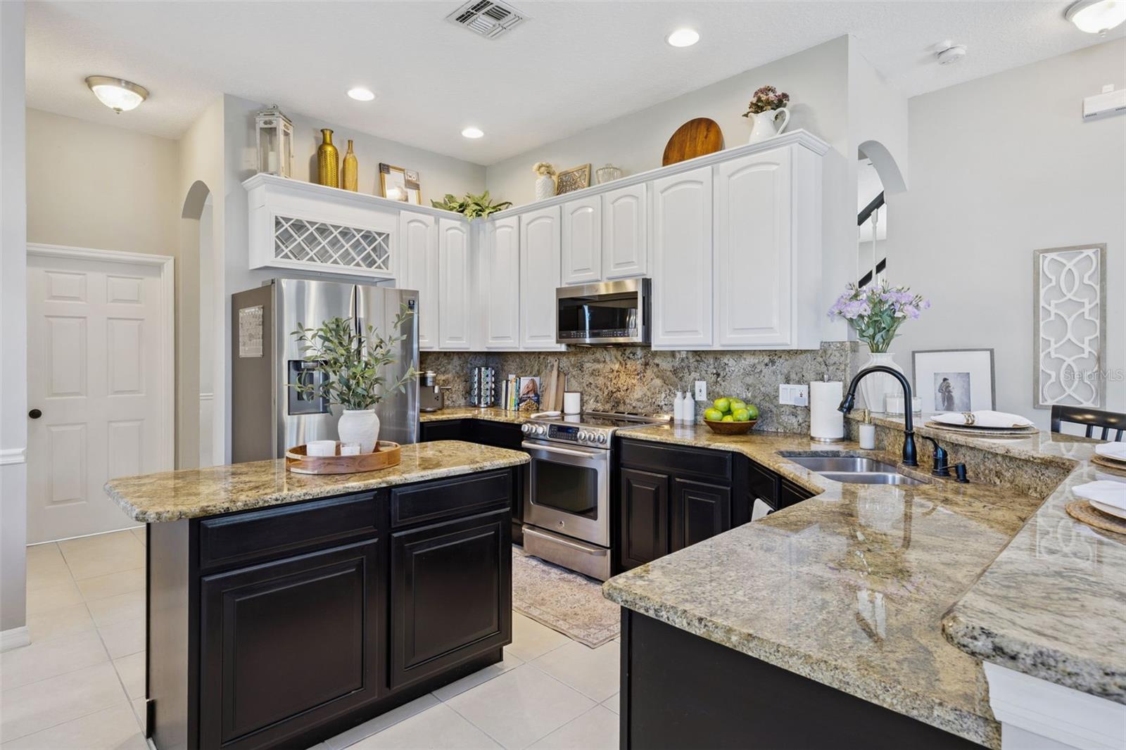 Single Family Residence at 1027 RIDGEMOUNT PL, LAKE MARY, photo 17 of 69