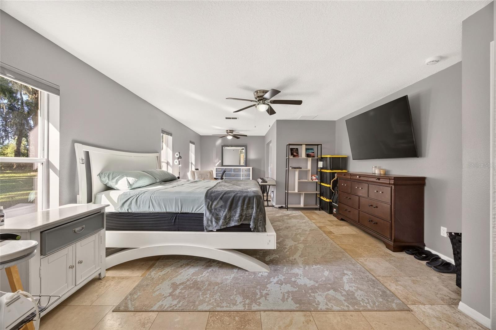 Primary Suite - 5542 NW 57TH AVE, OCALA