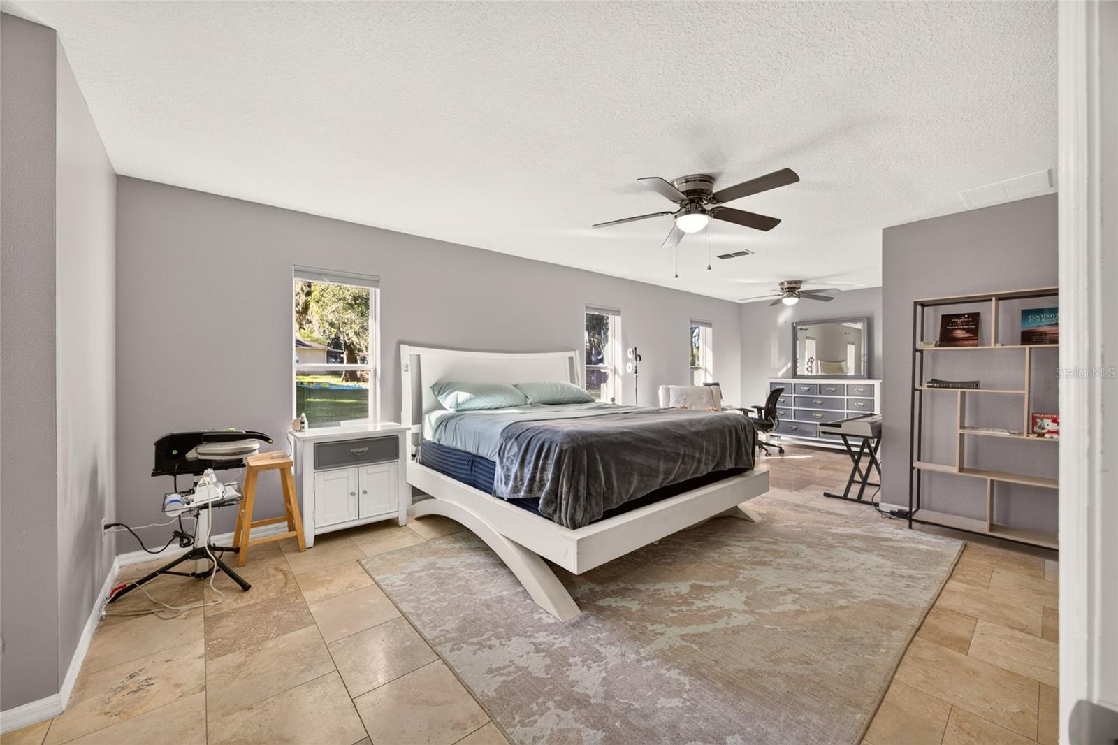 Primary Suite - 5542 NW 57TH AVE, OCALA
