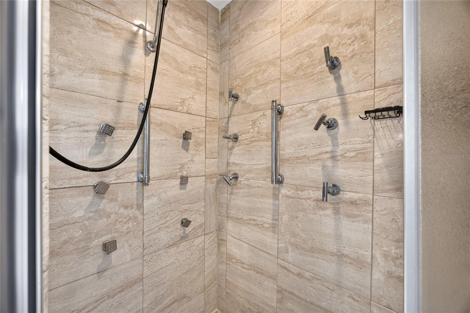 Primary Suite - 5542 NW 57TH AVE, OCALA