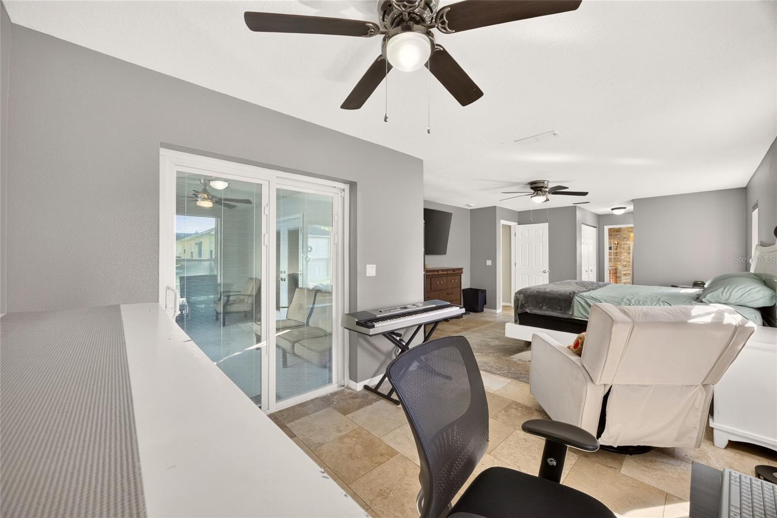 Primary Suite - 5542 NW 57TH AVE, OCALA