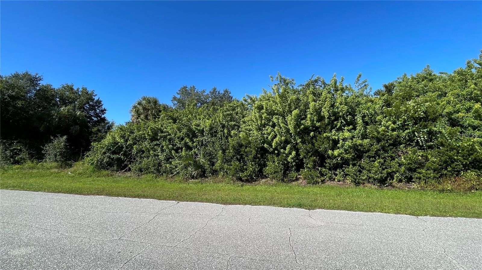 Land at 7169 BOUGAINVILLEA ST, ENGLEWOOD, photo 3 of 8