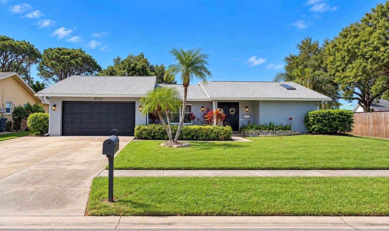 Beautifully landscaped - 9690 LEEWARD AVE, LARGO