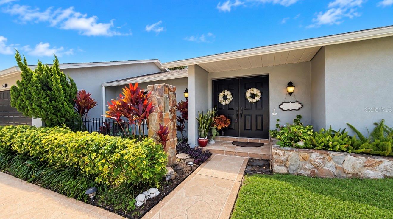 Double door entry - 9690 LEEWARD AVE, LARGO