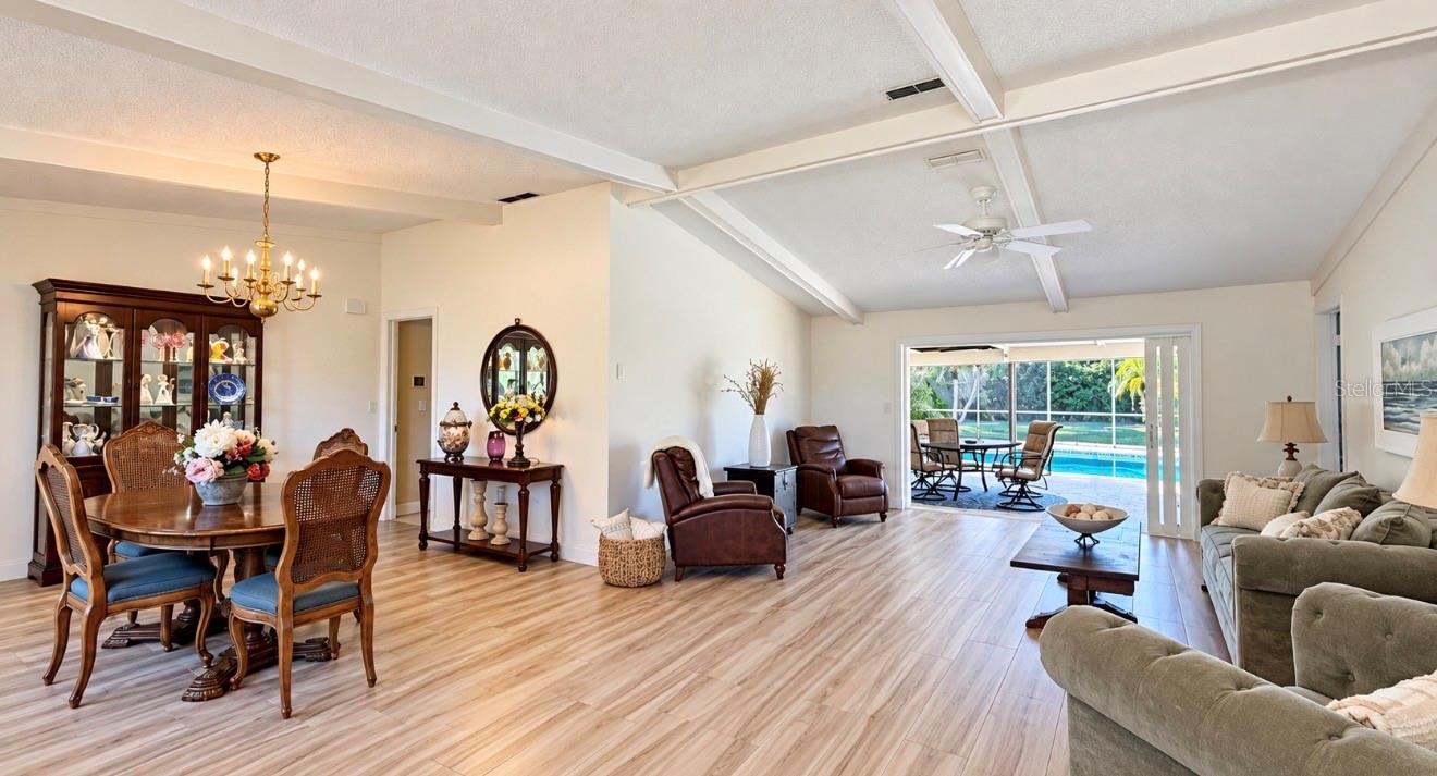 open dining living area - 9690 LEEWARD AVE, LARGO