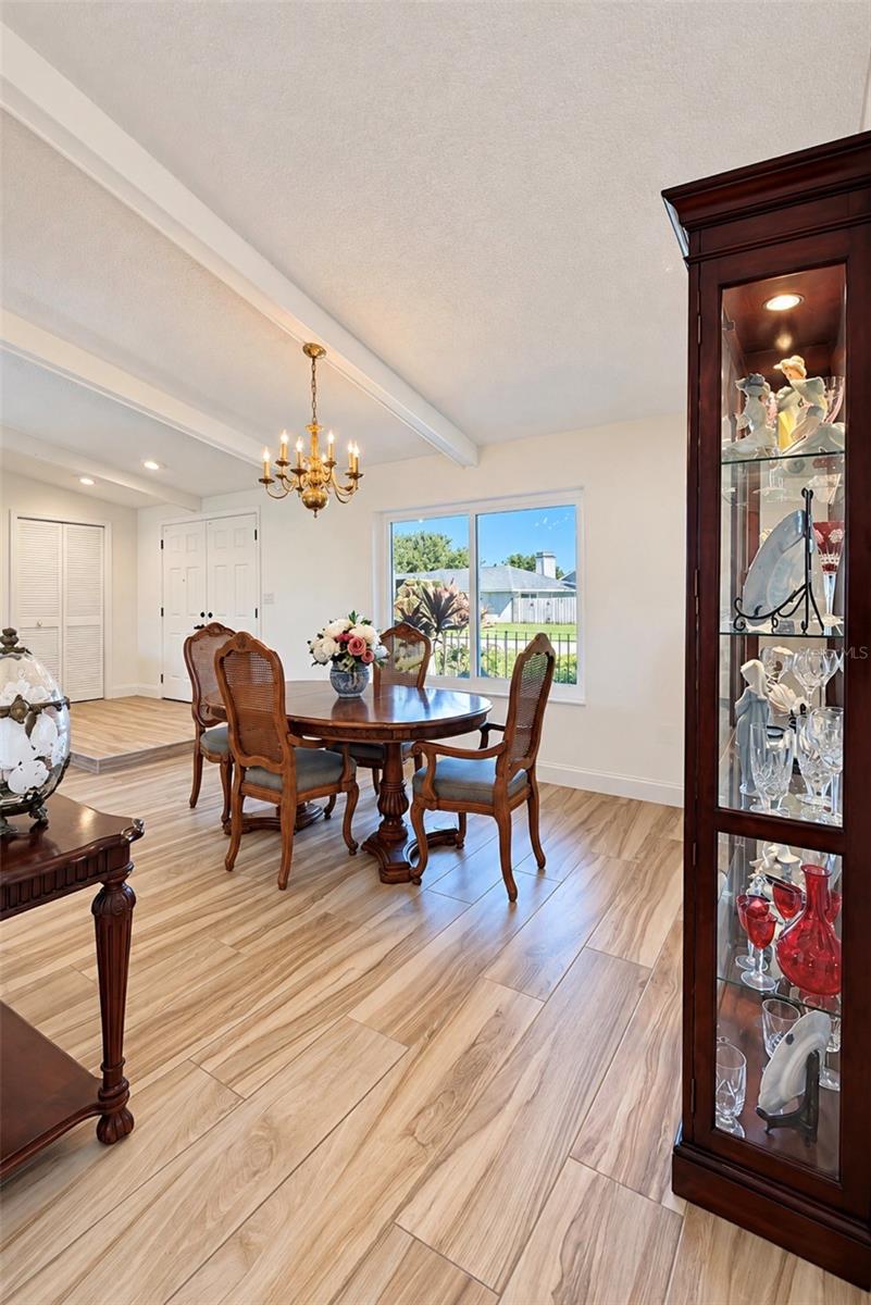 Dining room - 9690 LEEWARD AVE, LARGO