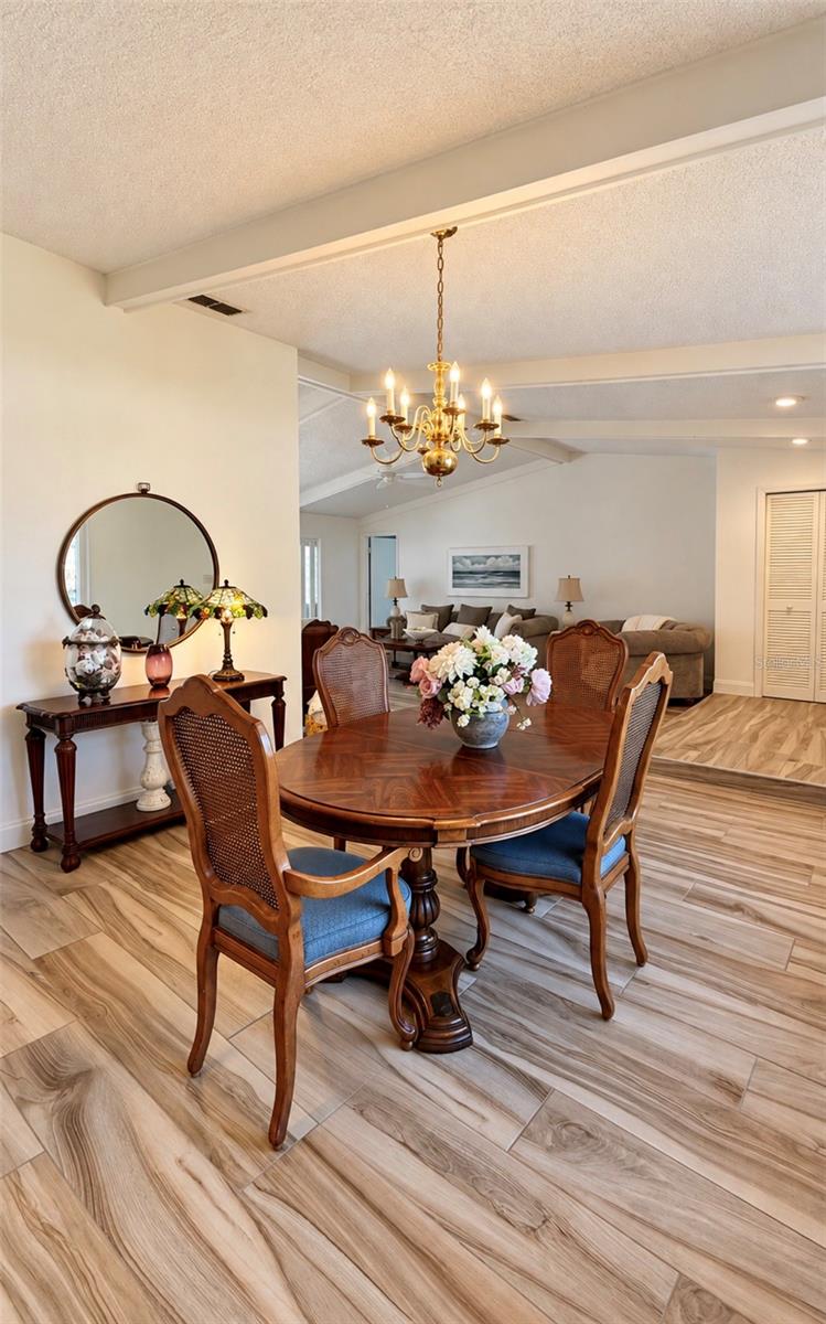 Dining room - 9690 LEEWARD AVE, LARGO