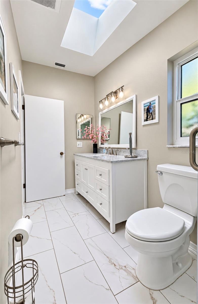 Primary bathroom - 9690 LEEWARD AVE, LARGO