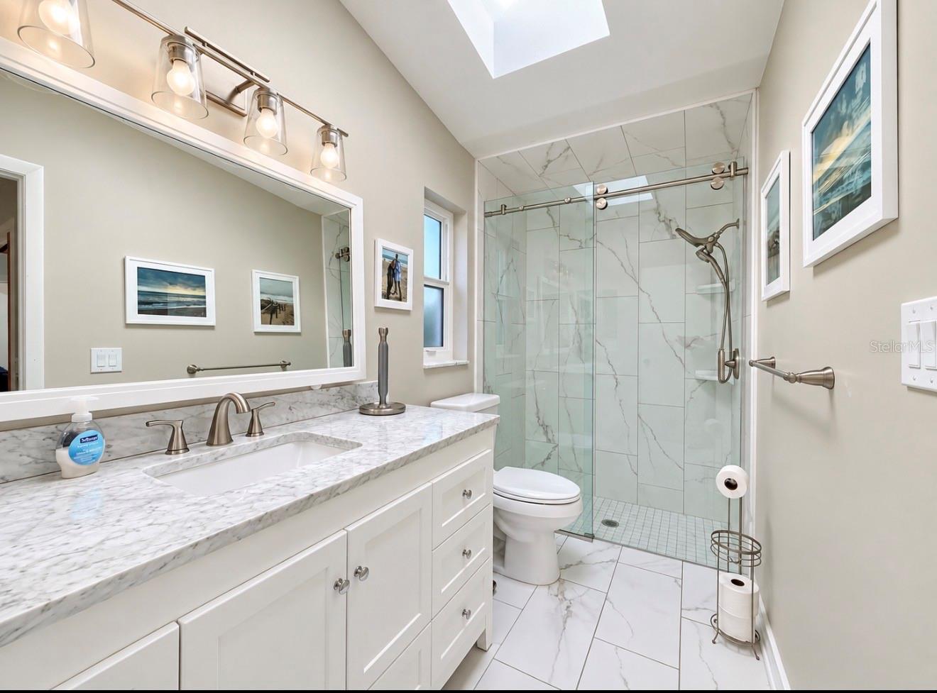 Primary bathroom - 9690 LEEWARD AVE, LARGO