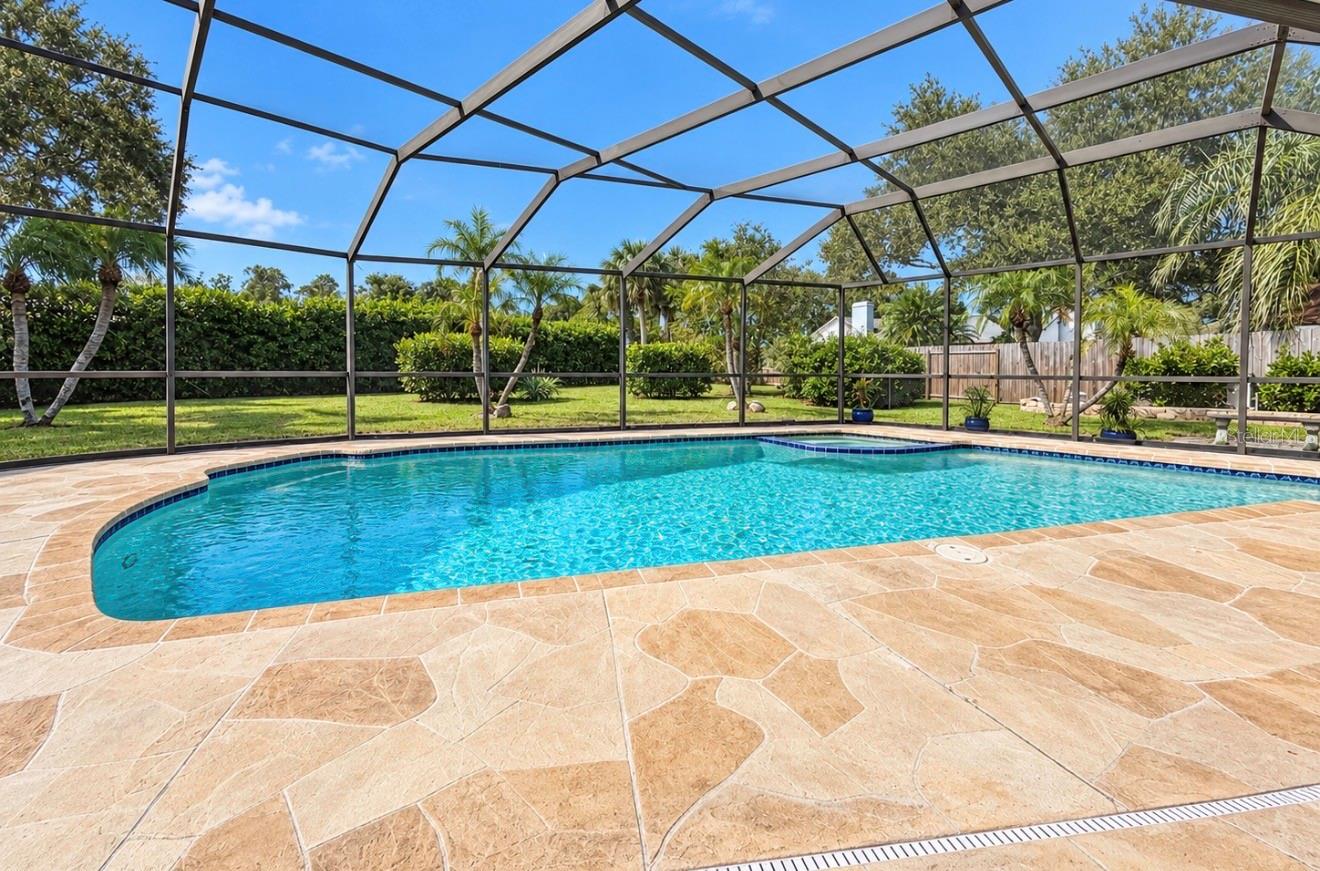 Screened Enclosed pool area - 9690 LEEWARD AVE, LARGO