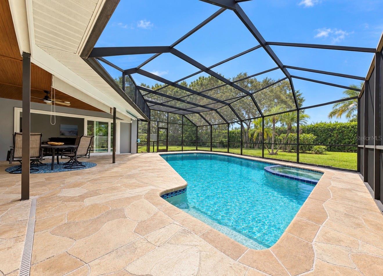 Screened Enclosed pool area - 9690 LEEWARD AVE, LARGO