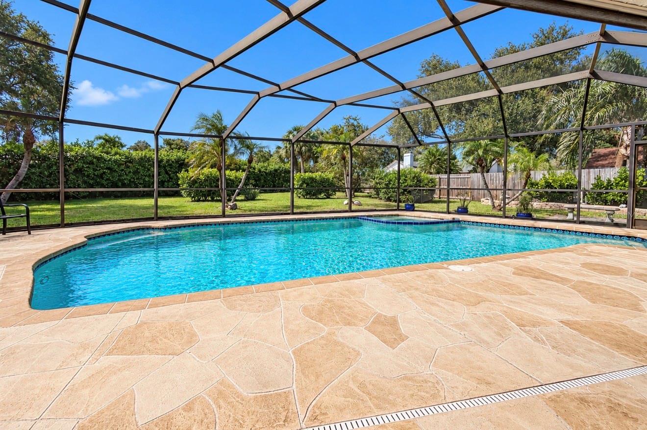 Screened Enclosed pool area - 9690 LEEWARD AVE, LARGO