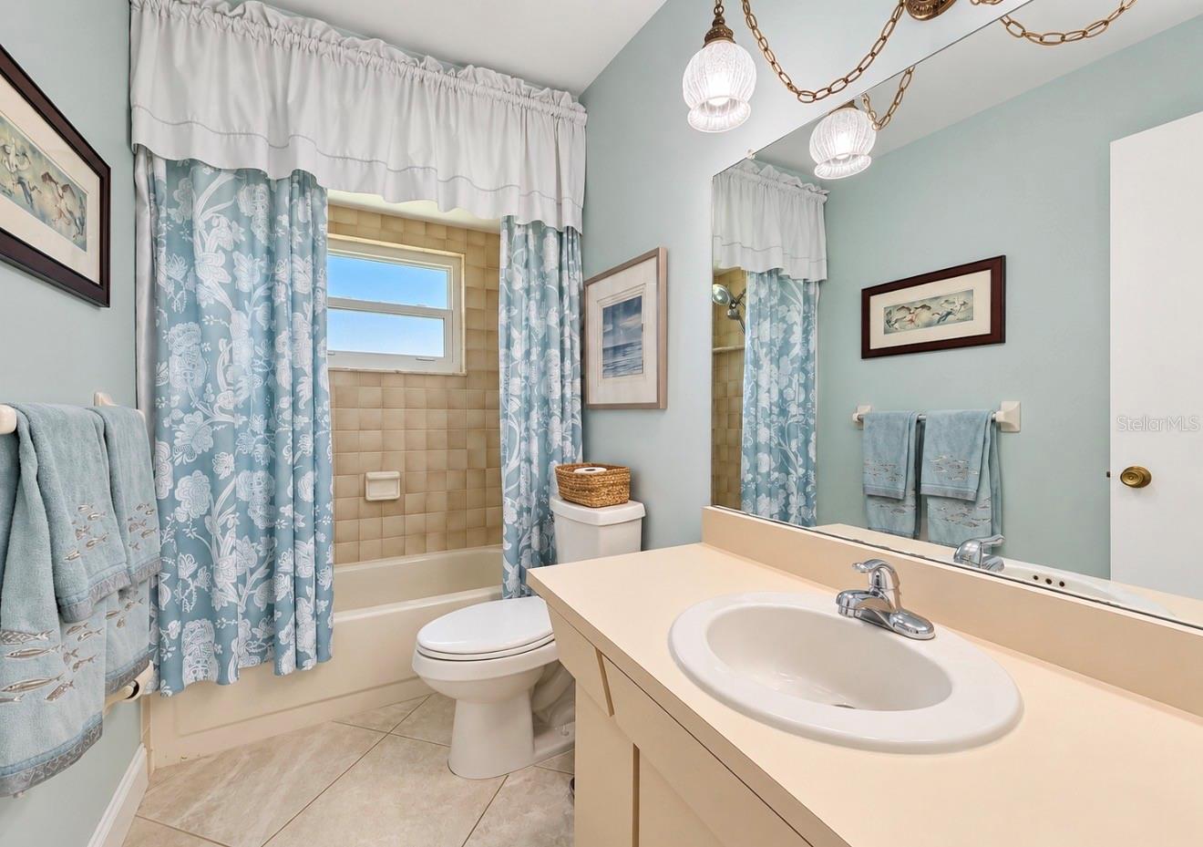 Hallway bathroom - 9690 LEEWARD AVE, LARGO