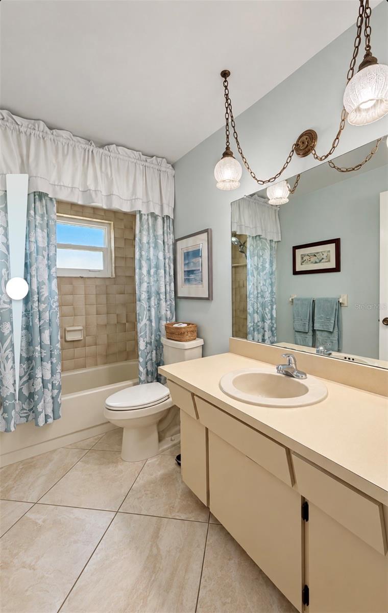 Hallway bathroom - 9690 LEEWARD AVE, LARGO