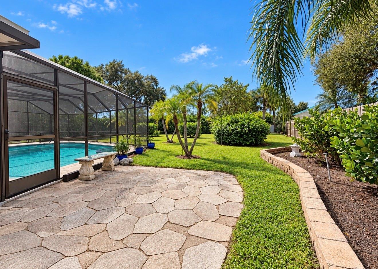 side yard - 9690 LEEWARD AVE, LARGO