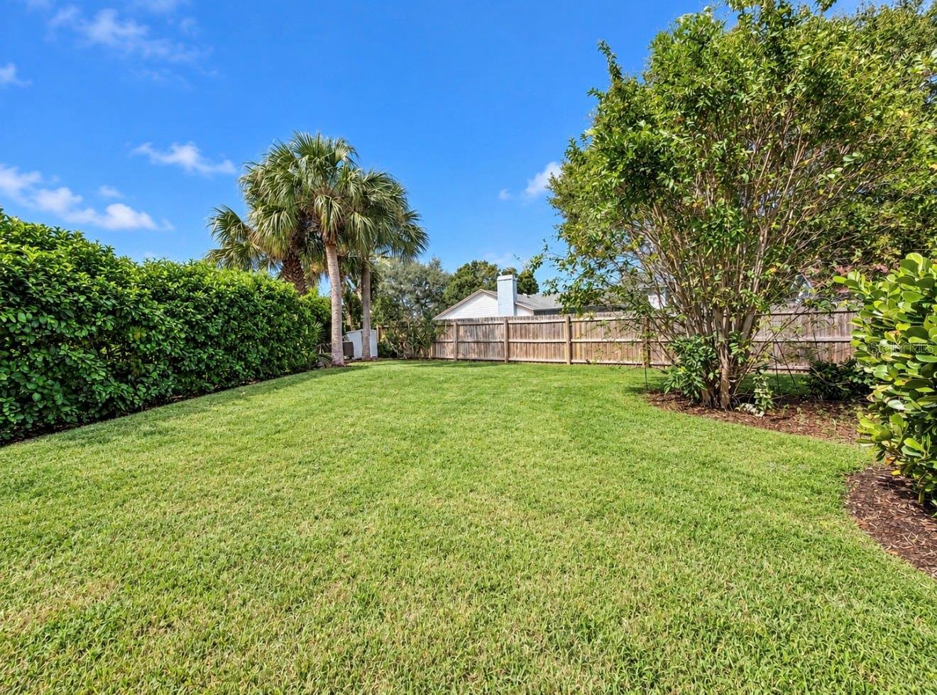 extremely large backyard - 9690 LEEWARD AVE, LARGO