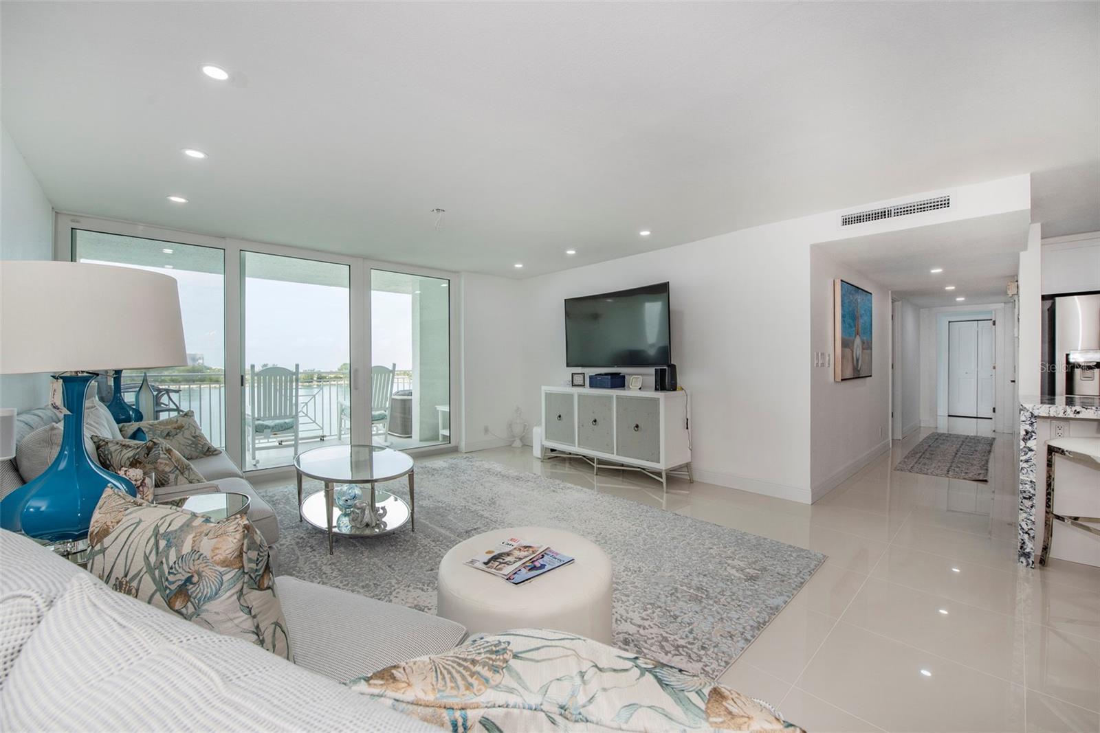 Condominium at 675 S GULFVIEW BLVD #704, CLEARWATER, photo 4 of 37