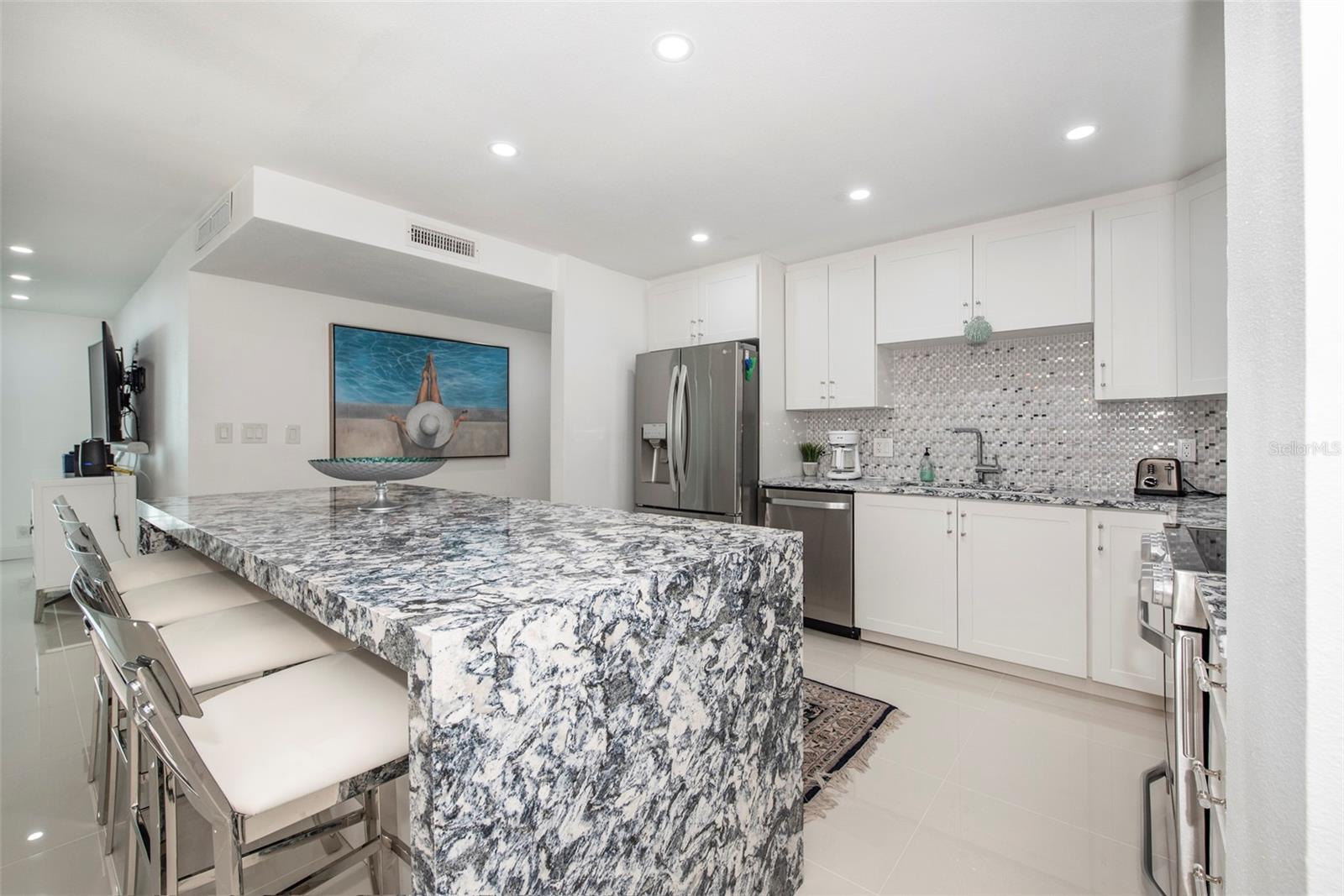 Condominium at 675 S GULFVIEW BLVD #704, CLEARWATER, photo 10 of 37