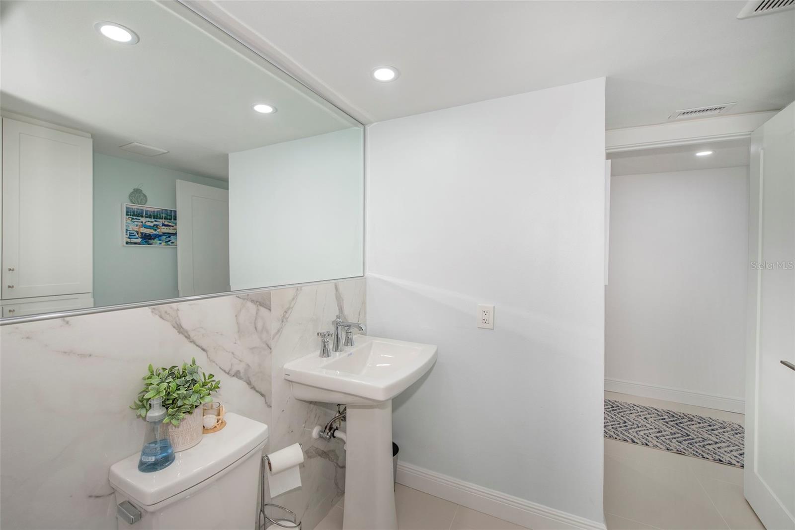 Condominium at 675 S GULFVIEW BLVD #704, CLEARWATER, photo 26 of 37