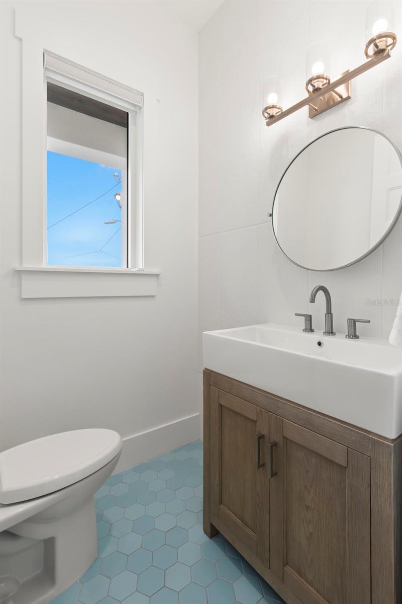 Half Bath - 4598 HARBOR HILLS DR, LARGO