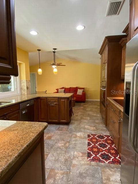 Single Family Residence at 2711 WILLOW OAKS DR, VALRICO, photo 8 of 24