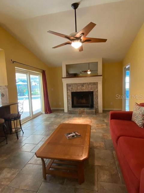 Single Family Residence at 2711 WILLOW OAKS DR, VALRICO, photo 11 of 24