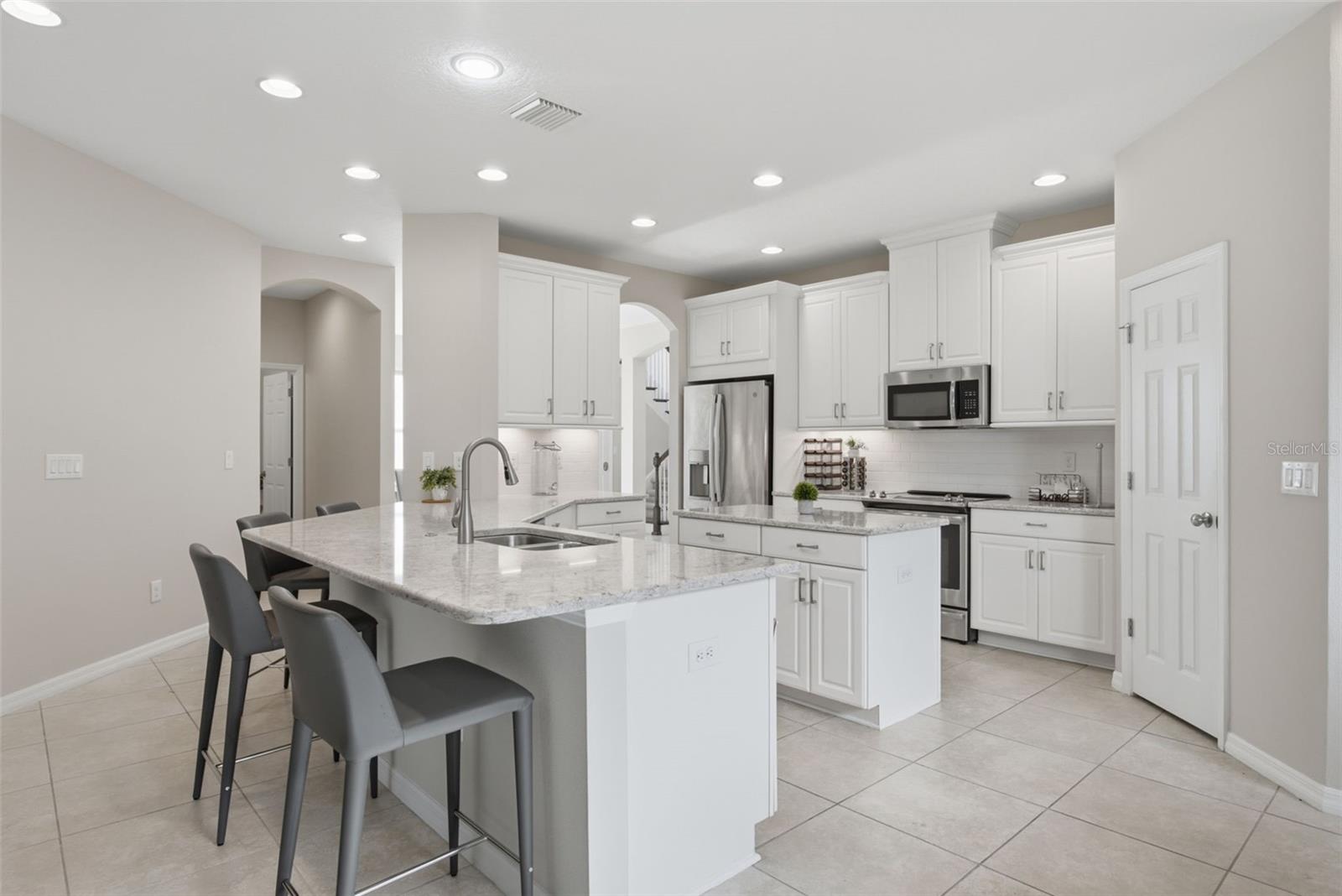 Single Family Residence at 9009 SPRUCE CREEK CIR, RIVERVIEW, photo 10 of 59