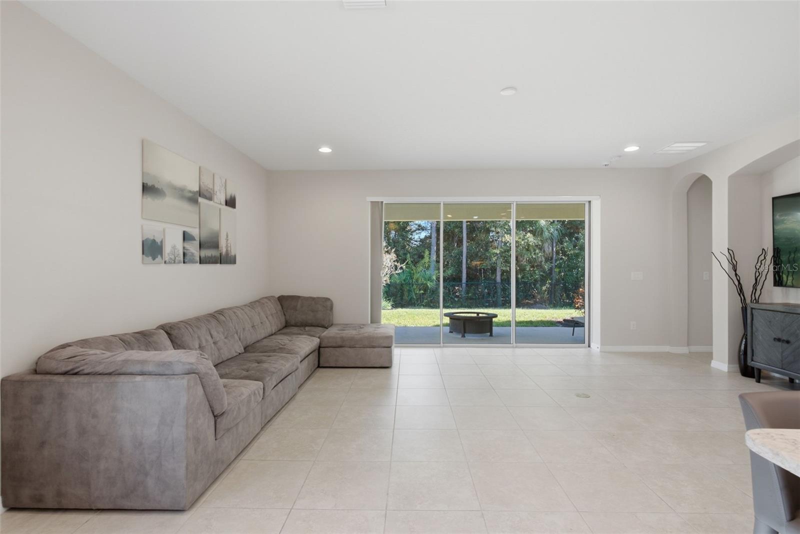 Single Family Residence at 9009 SPRUCE CREEK CIR, RIVERVIEW, photo 15 of 59