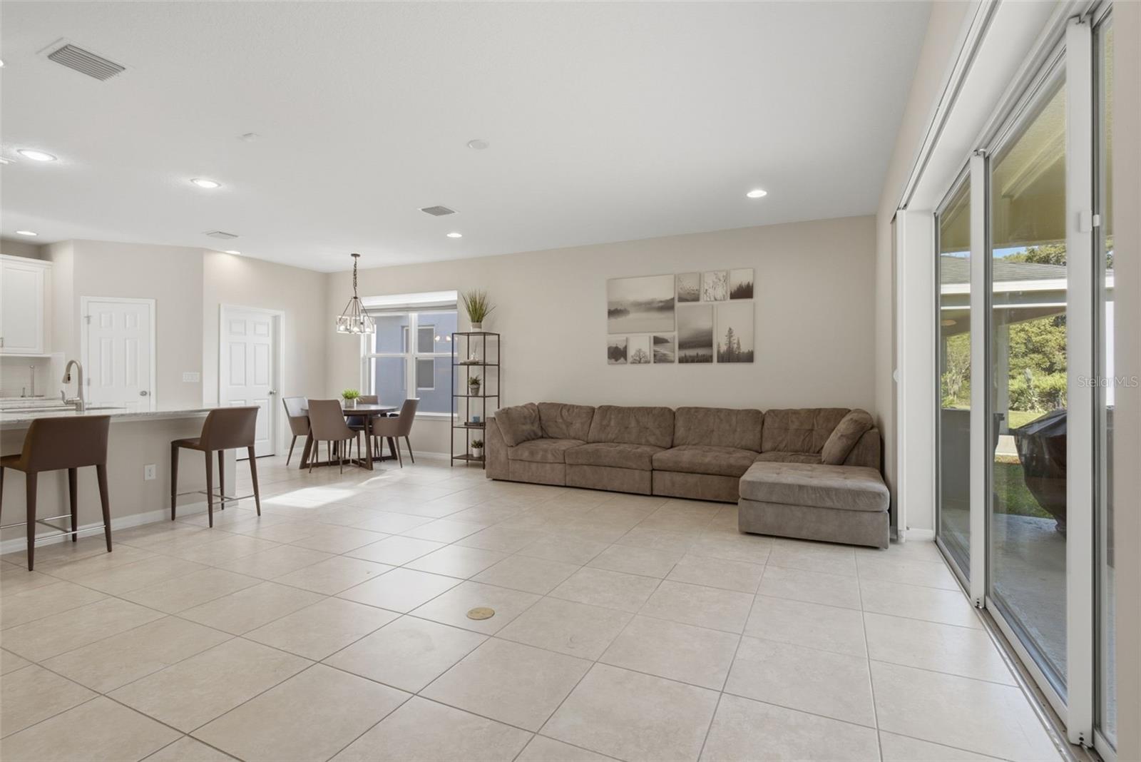 Single Family Residence at 9009 SPRUCE CREEK CIR, RIVERVIEW, photo 16 of 59