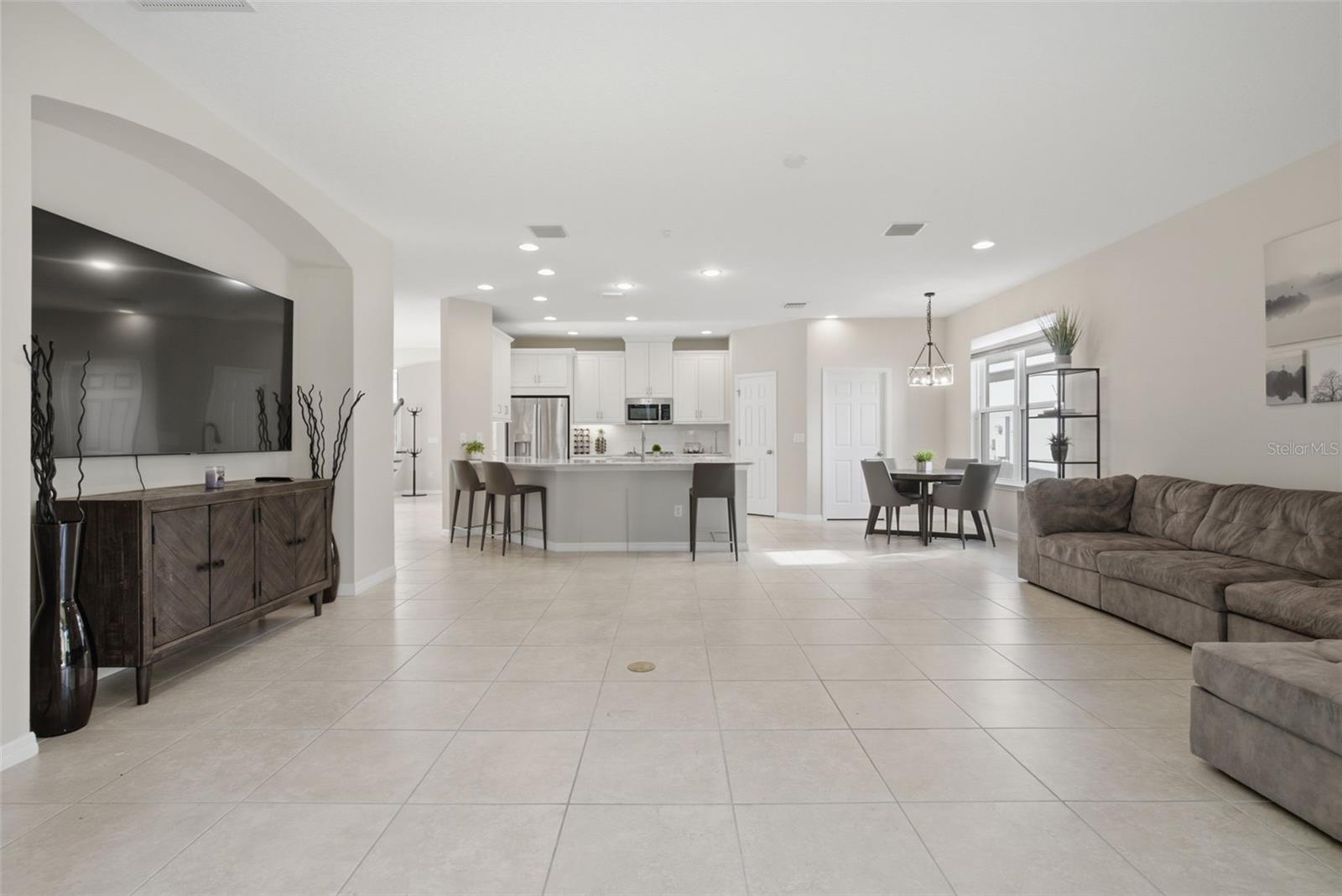 Single Family Residence at 9009 SPRUCE CREEK CIR, RIVERVIEW, photo 17 of 59