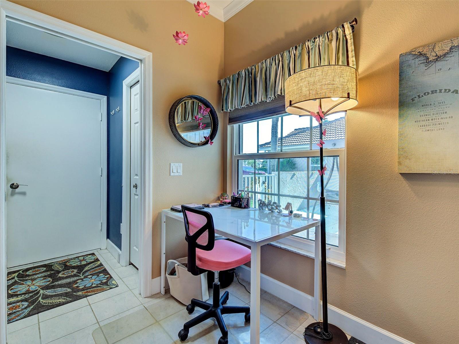 Dinette area or used as an in-home office space. - 668 BACK NINE DR, VENICE