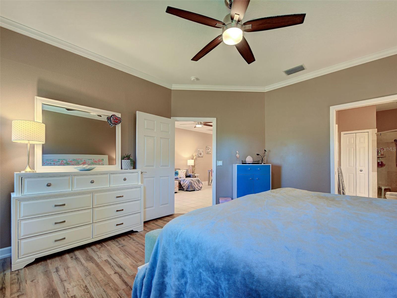 Primary En-Suite. - 668 BACK NINE DR, VENICE