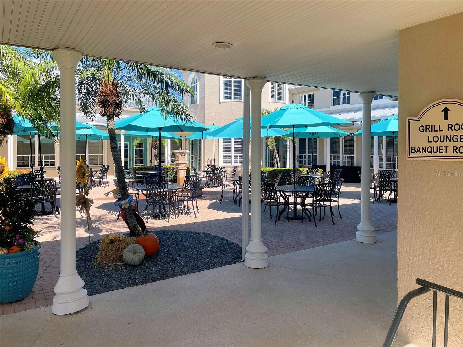 Courtyard Terrace at the Clubhouse. - 668 BACK NINE DR, VENICE