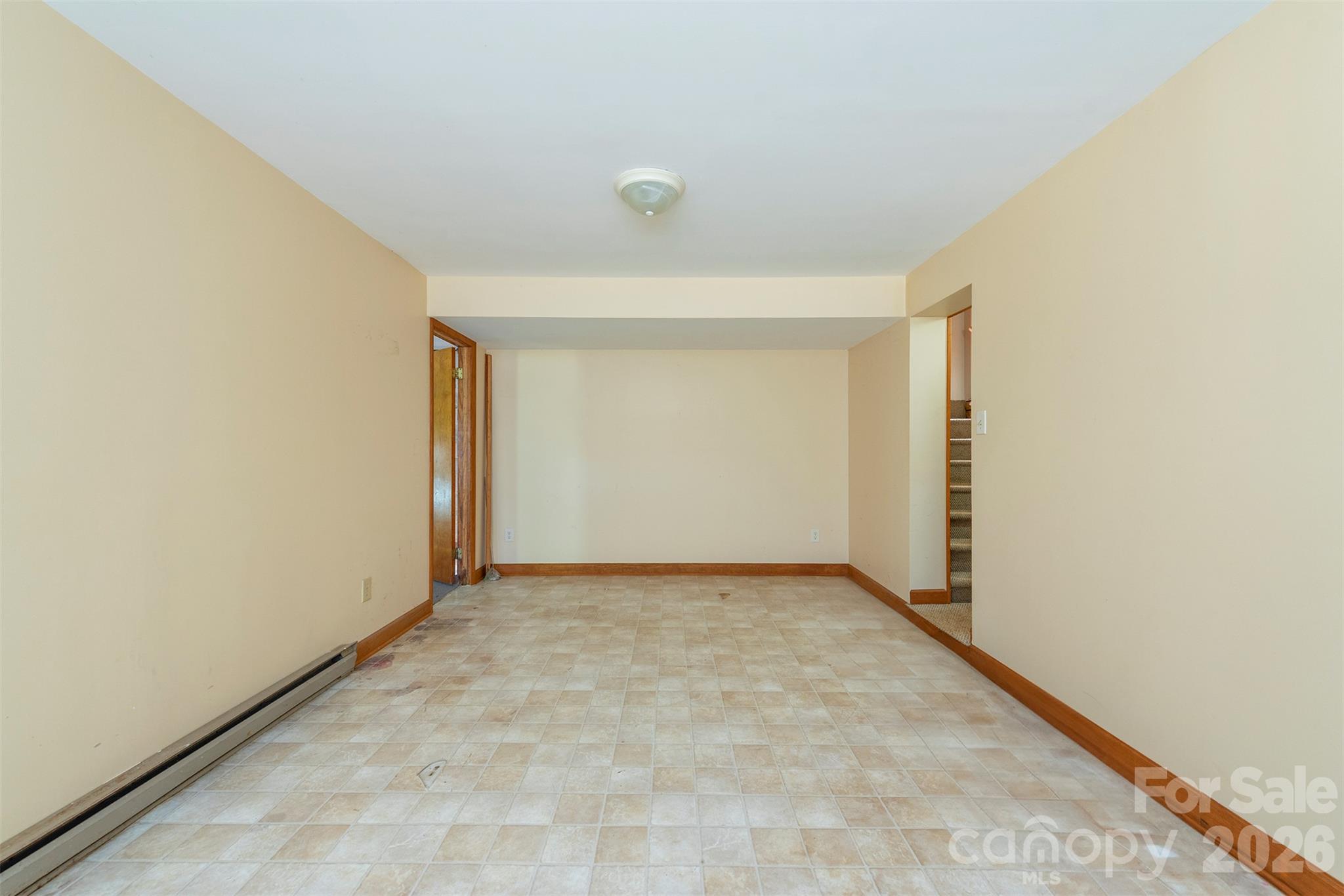 Basement room - 69 Alexander Road, Weaverville