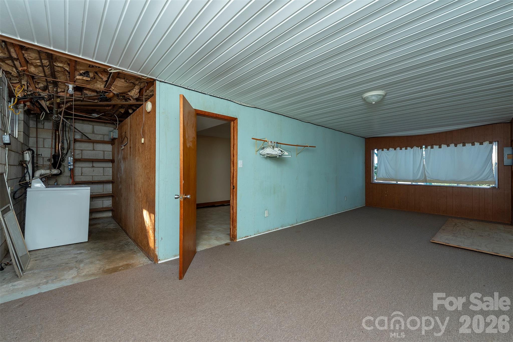 Basement room #2 / laundry - 69 Alexander Road, Weaverville