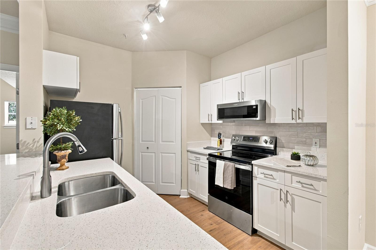 Condominium at 4207 S DALE MABRY HWY #2113, TAMPA, photo 17 of 73
