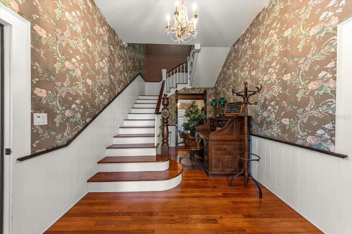 Foyer - 728 E FORT KING ST, OCALA
