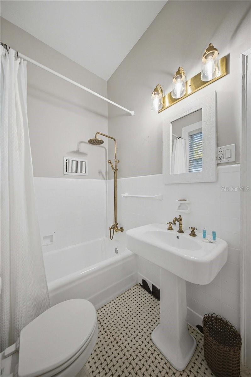 Unit A - 728 E FORT KING ST, OCALA