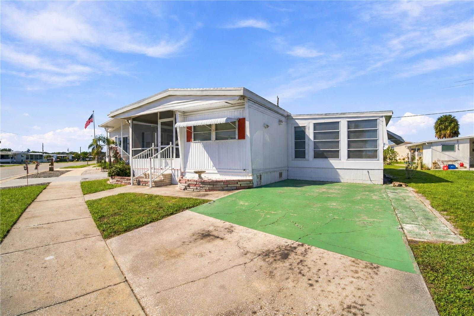 Mobile Home at 4810 TRI PAR DR, SARASOTA, photo 2 of 34