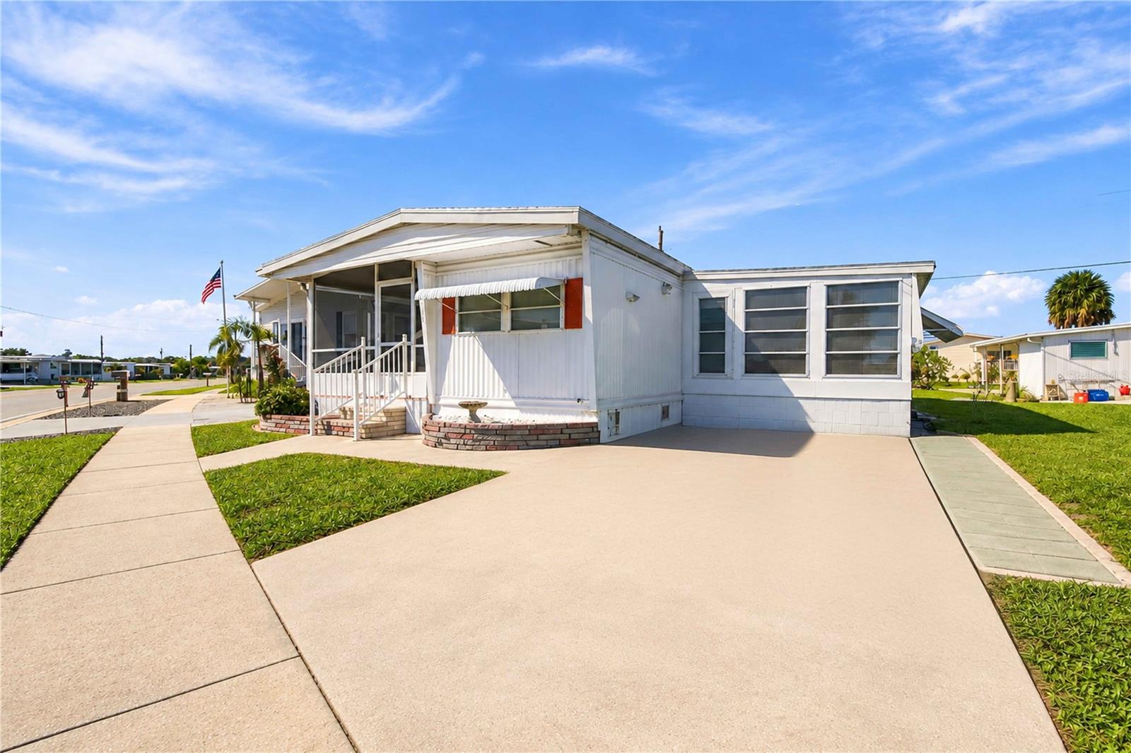 Mobile Home at 4810 TRI PAR DR, SARASOTA, photo 3 of 34