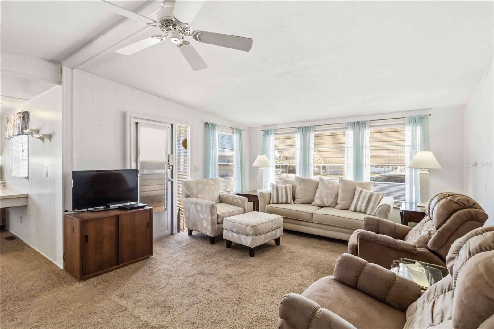 Mobile Home at 4810 TRI PAR DR, SARASOTA, photo 7 of 34