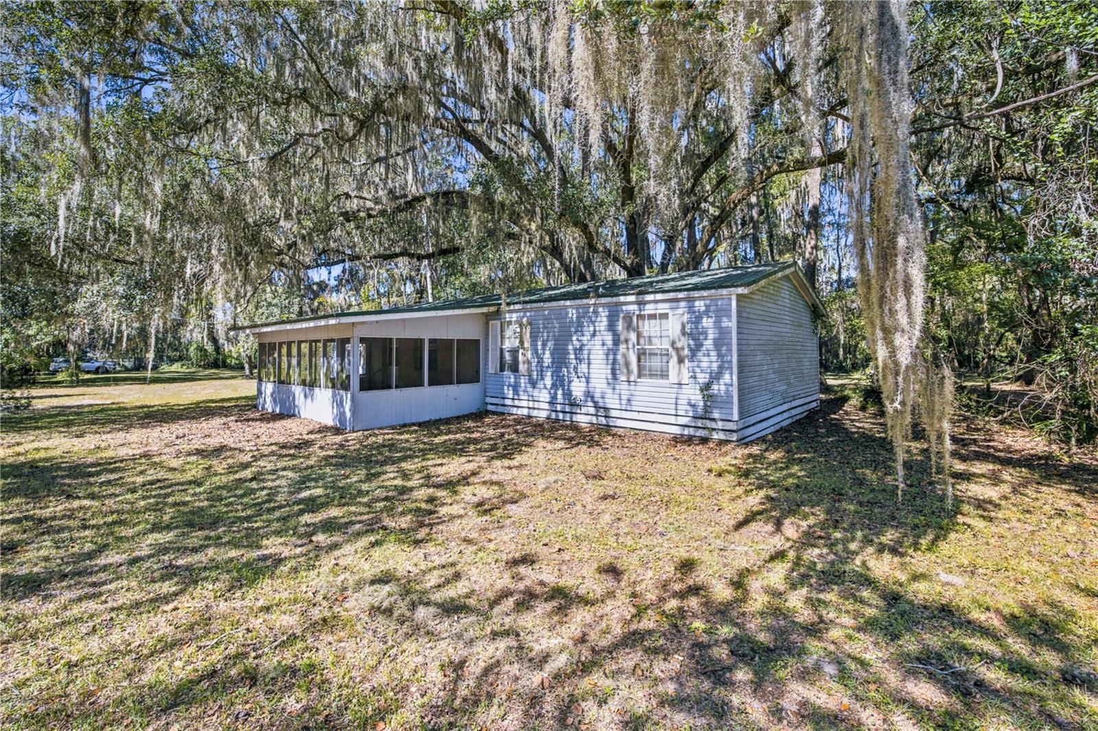 Manufactured Home at 5804 SW 144TH LN, MICANOPY, photo 8 of 41
