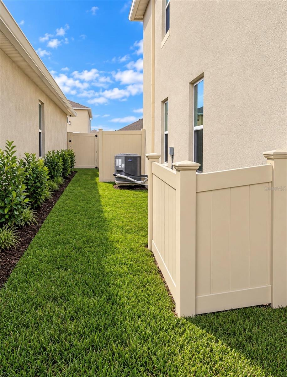 Single Family Residence at 3660 SUNGROVE CIR, SANFORD, photo 2 of 39